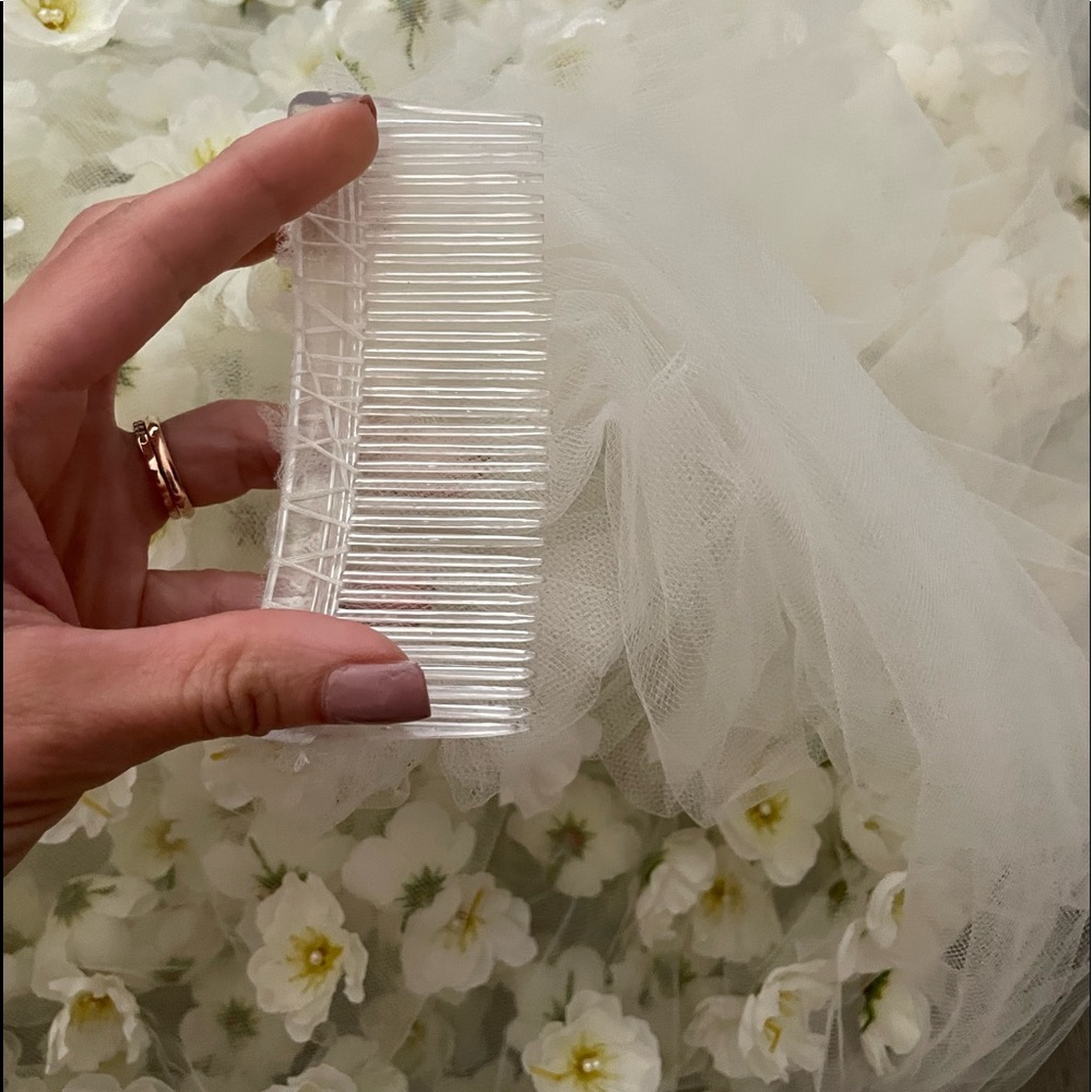 Breathtaking 12.5ft Long Bridal Designer 3D Flower Cathedral Veil with Comb 🤩💒 - Picture 11 of 13